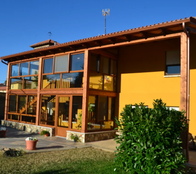 entrada a Las Casitas del Grupo Campolar