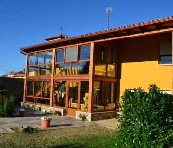 entrada a Las Casitas del Grupo Campolar