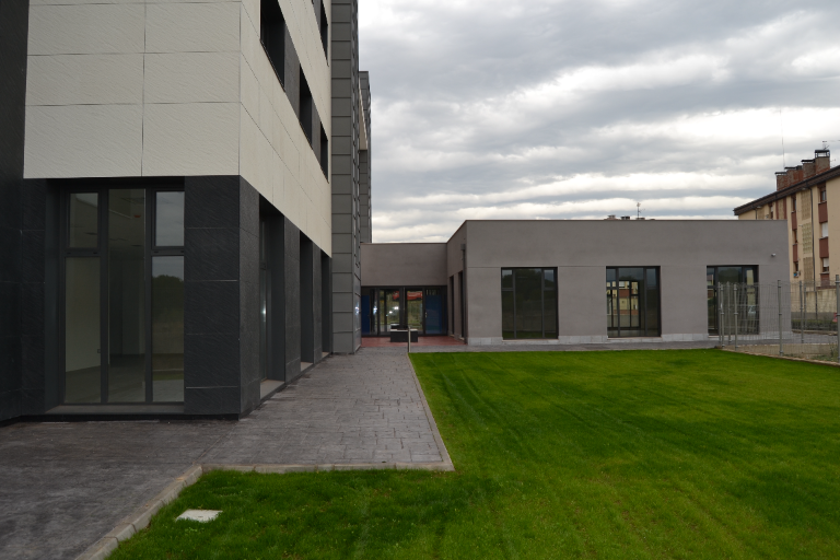 jardín del patio del centro residencial Campolar Bierzo