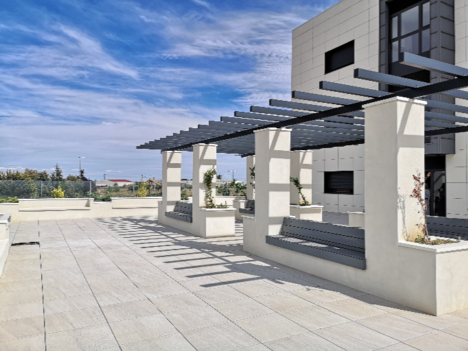 vistas de la residencia desde el patio exterior de Campolar del Paramo